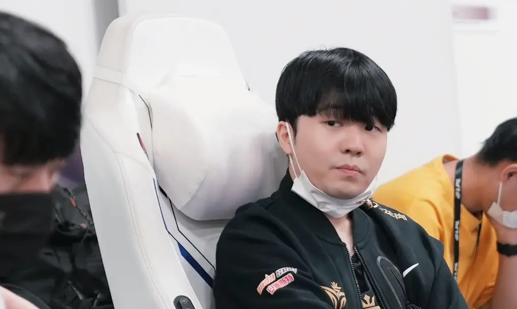 华体会-Uzi在澳大利亚队比赛中爆冷，出色防守引发热议！的简单介绍